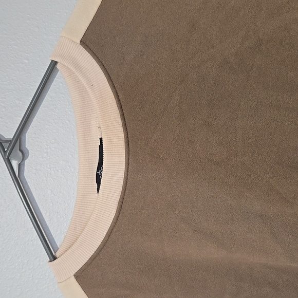 Trendy Queen Brown And Cream Sweatshirt Size Medium - Picture 3 of 8